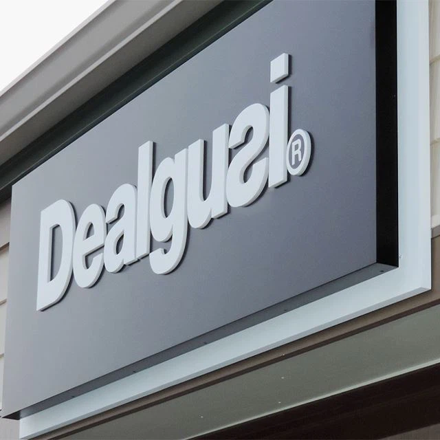 Bảng quảng cáo PVC cho cửa hàng